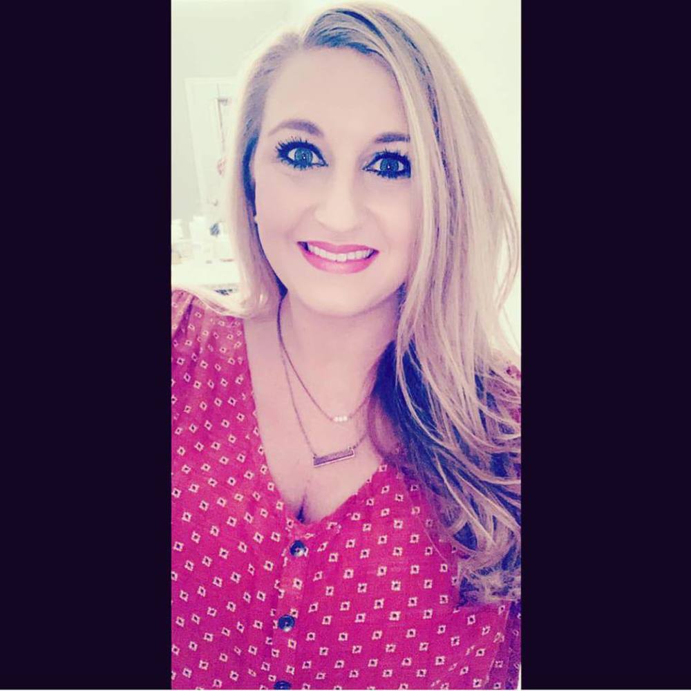 Meet your Posher, Courtney